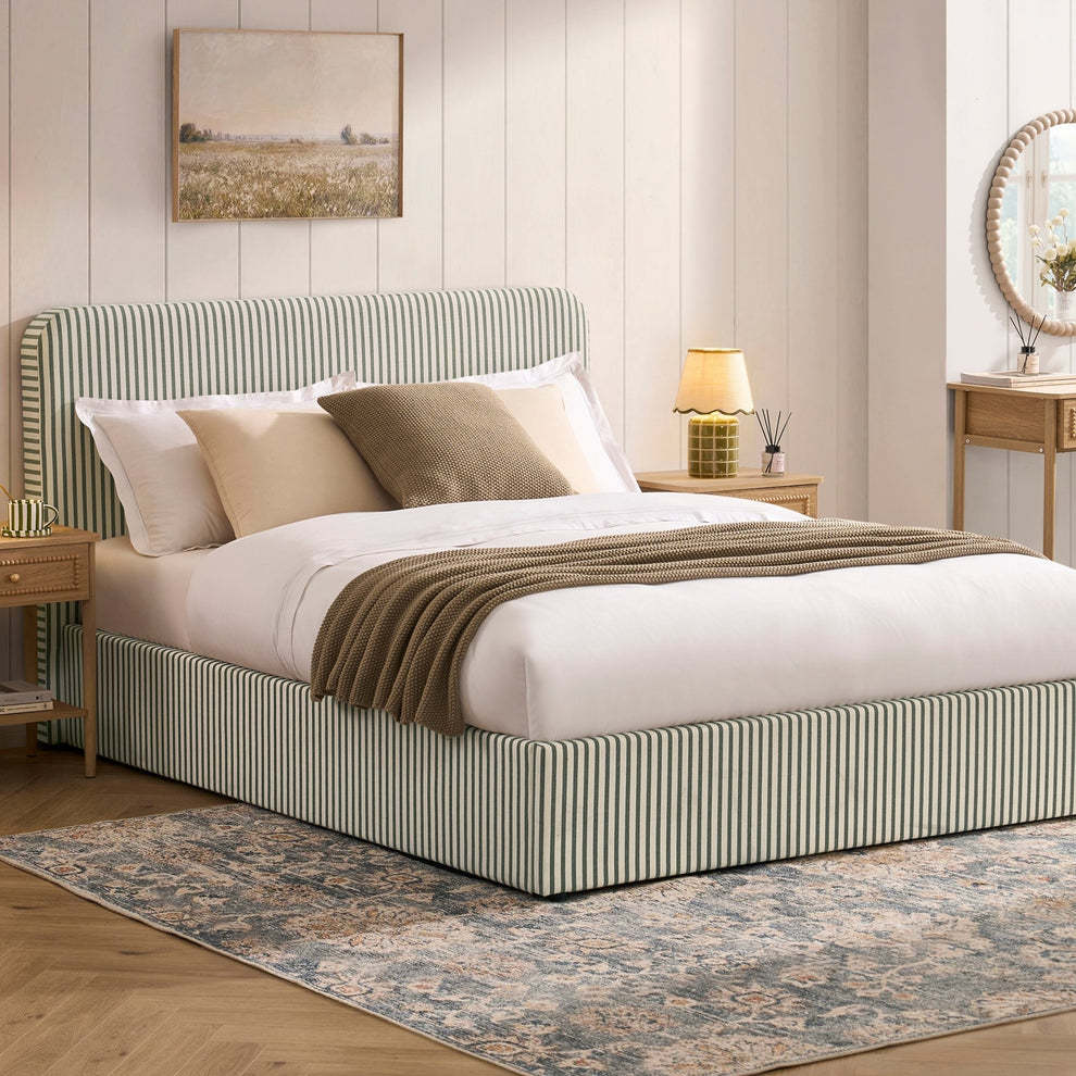 Modern Minimalist Comfortable Upholstered Bed